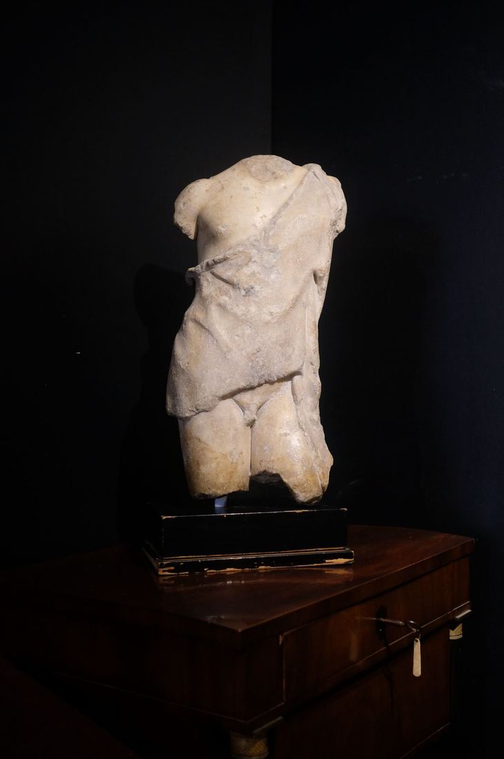 Torso clásico en mármol